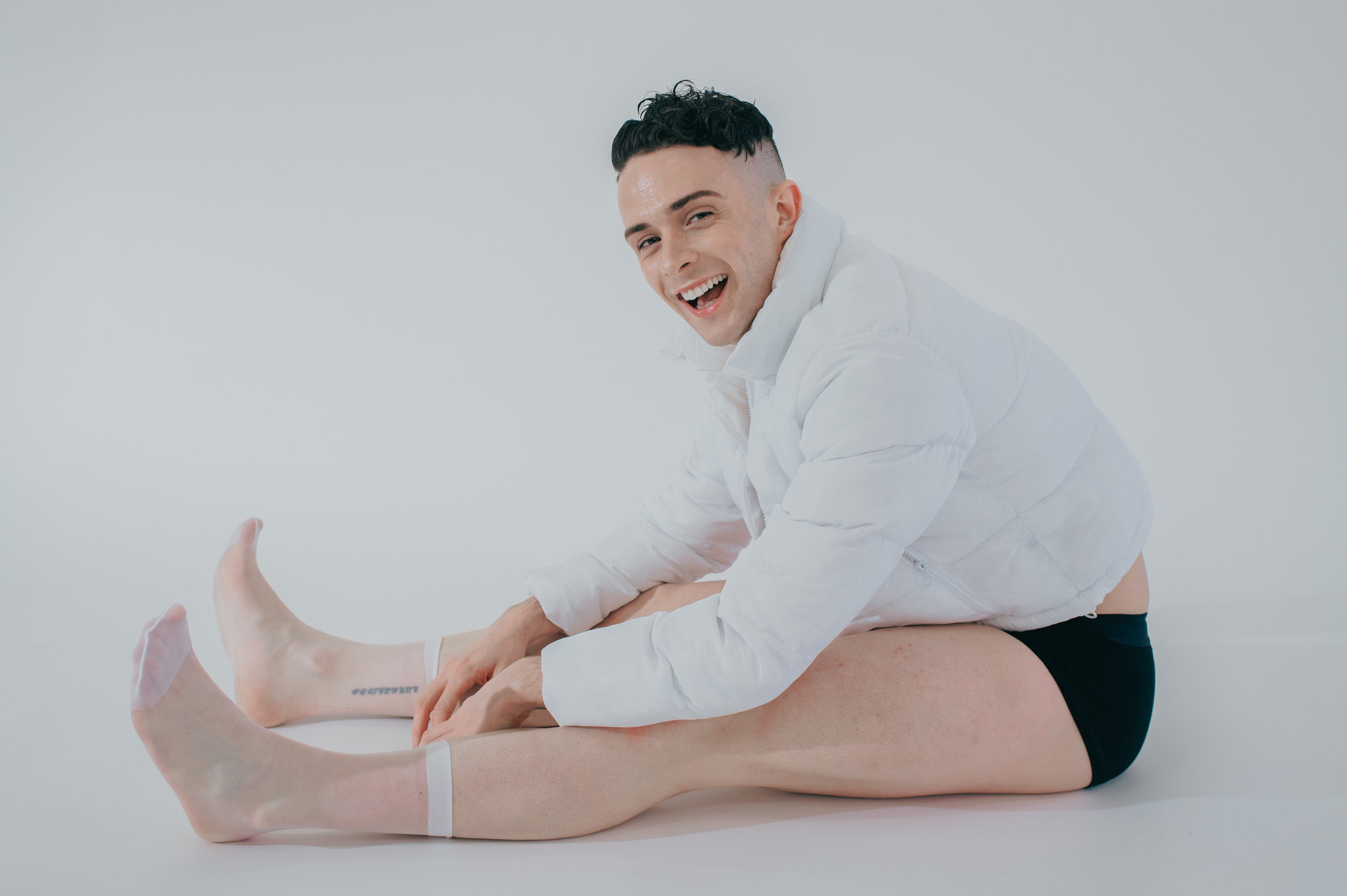 Eoghan — glam and fine art portrait, photograph 4 of 15