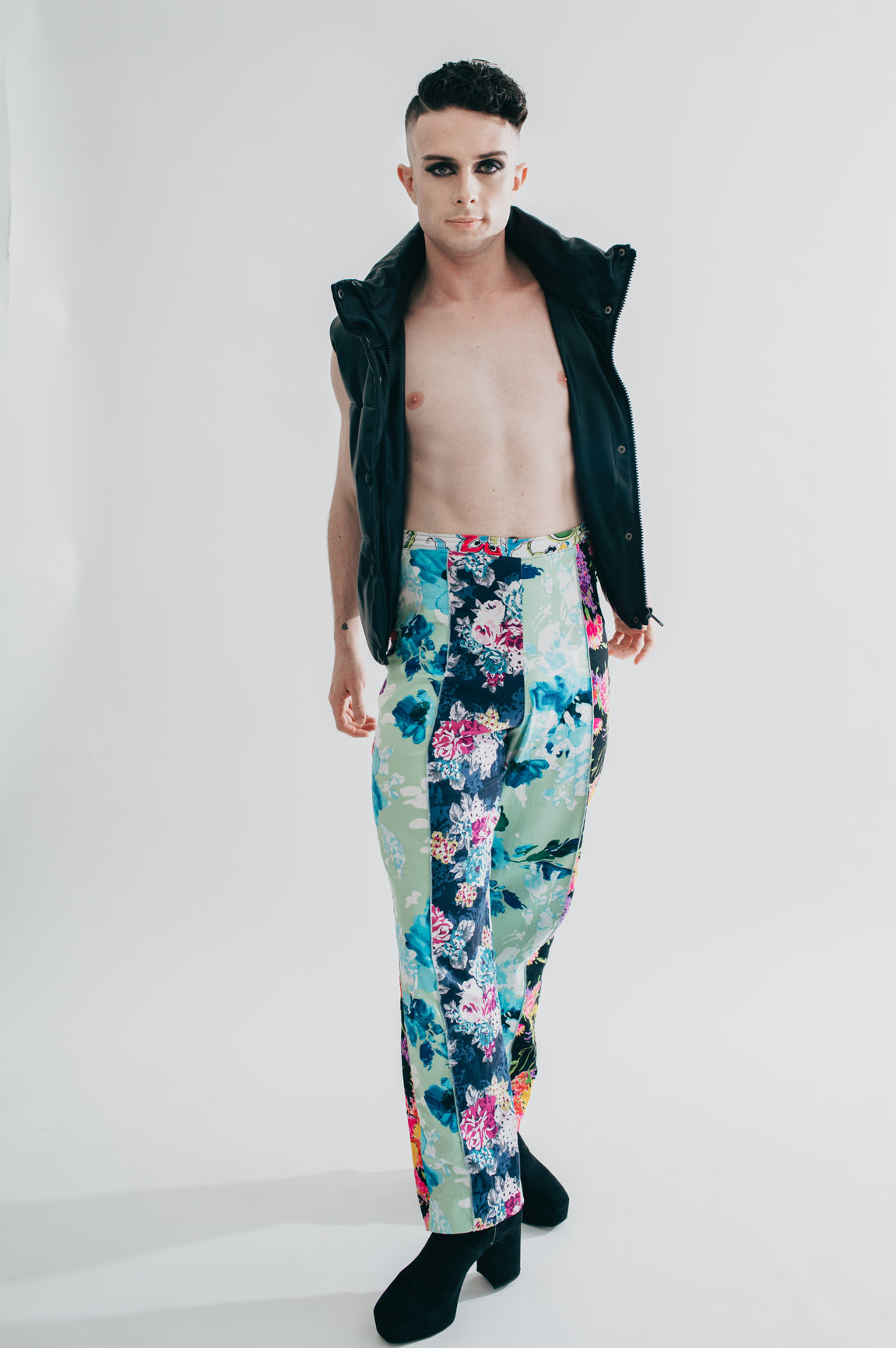 Eoghan — glam and fine art portrait, photograph 11 of 15