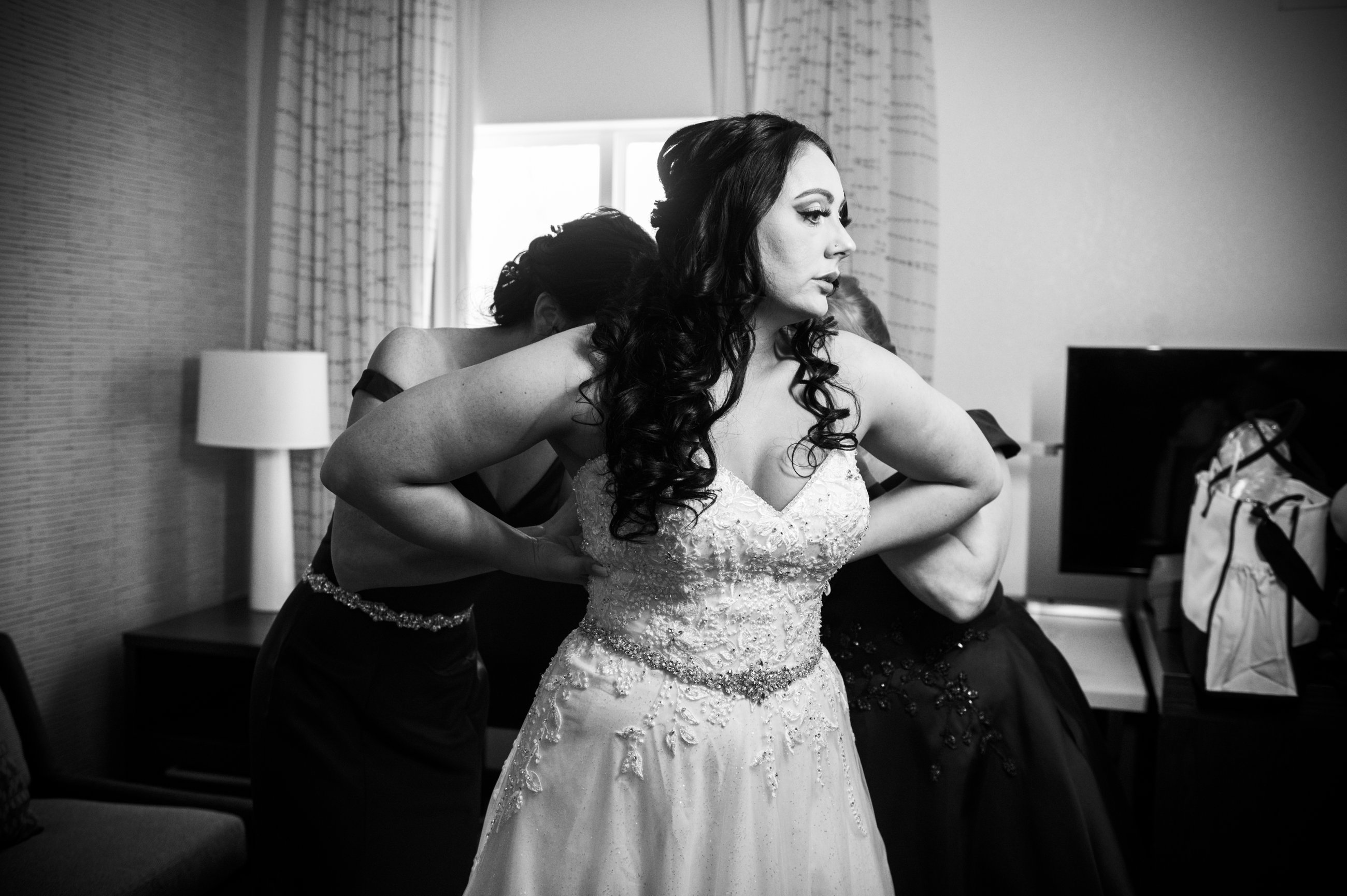 Kristen and Mike on their wedding day, photograph 15 of 15